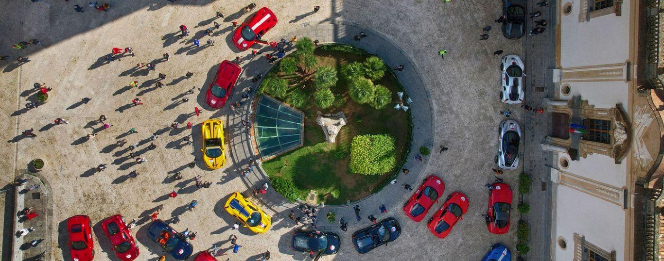 ferrari dealers 1.jpg